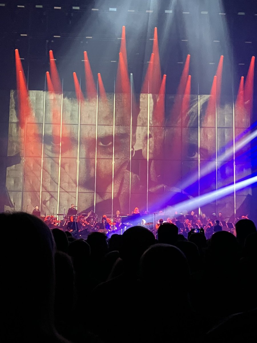 Johnny Marr back in Manchester, with orchestra, and tribute to Andy Rourke @Johnny_Marr #johnnymarr #thesmiths @factoryintl