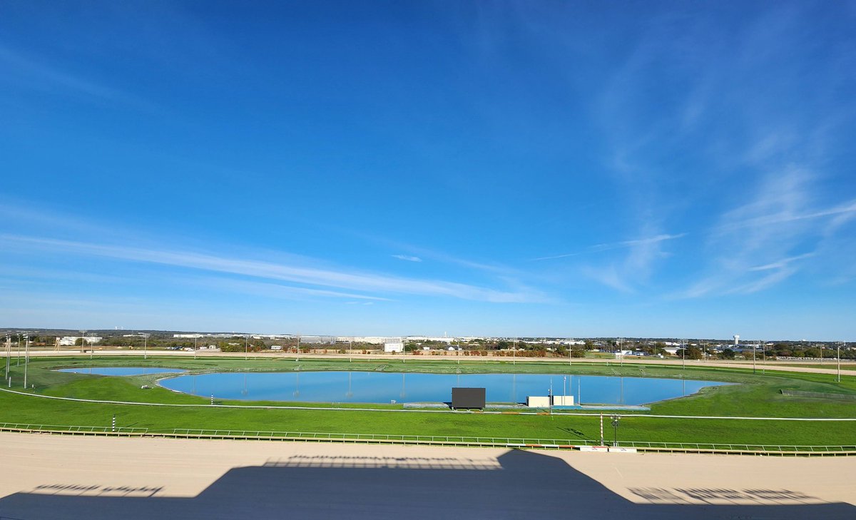 RetamaPark's tweet image. #Tracksafety is our top priority. We removed the brush around our infield lakes to give our Outriders and Trainers a clear view of the horses during training and races. 

Check out the before and after 👇