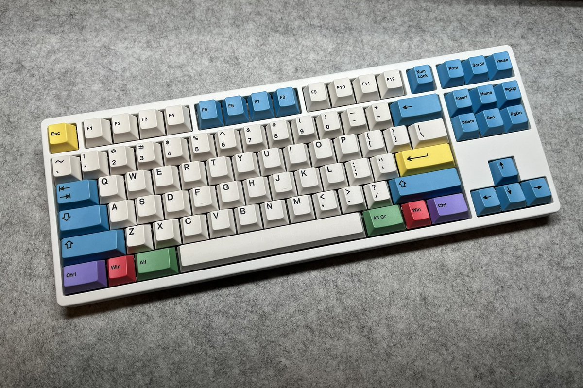 carolinagamer99's tweet photo. To celebrate the holidays and to announce I’m officially opened for keyboard commissions(feel free to DM for info) I’m doing a GIVEAWAY!!

Pictured below is the Tiger Lite keyboard, comes with everything you see! Like, follow, and comment something you’re looking forward to in the near future. (shipping is covered to USA & Canada ONLY! If an international winner outside of those wins, they will cover shipping) 
RTs appreciated but not necessary
Happy holidays everyone!🎄🎁