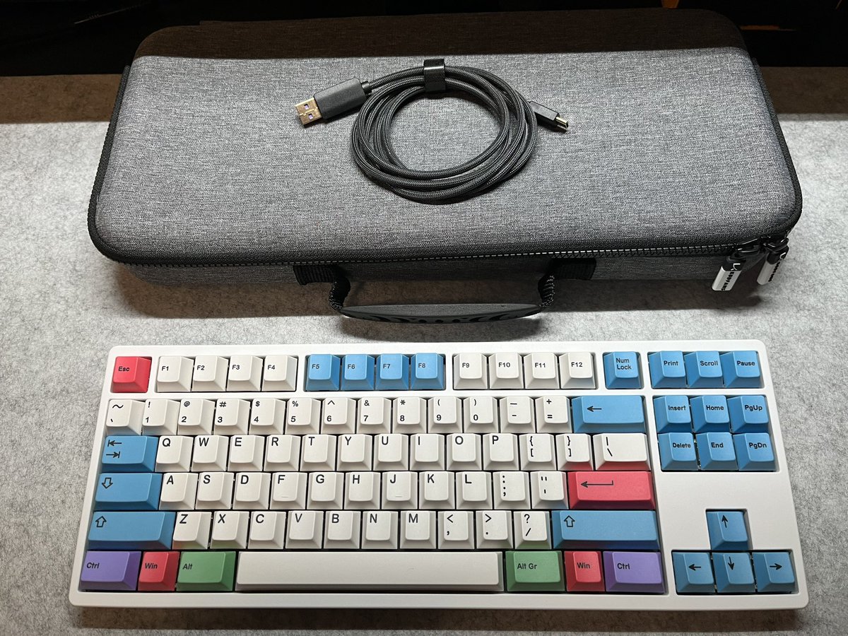 carolinagamer99's tweet photo. To celebrate the holidays and to announce I’m officially opened for keyboard commissions(feel free to DM for info) I’m doing a GIVEAWAY!!

Pictured below is the Tiger Lite keyboard, comes with everything you see! Like, follow, and comment something you’re looking forward to in the near future. (shipping is covered to USA & Canada ONLY! If an international winner outside of those wins, they will cover shipping) 
RTs appreciated but not necessary
Happy holidays everyone!🎄🎁
