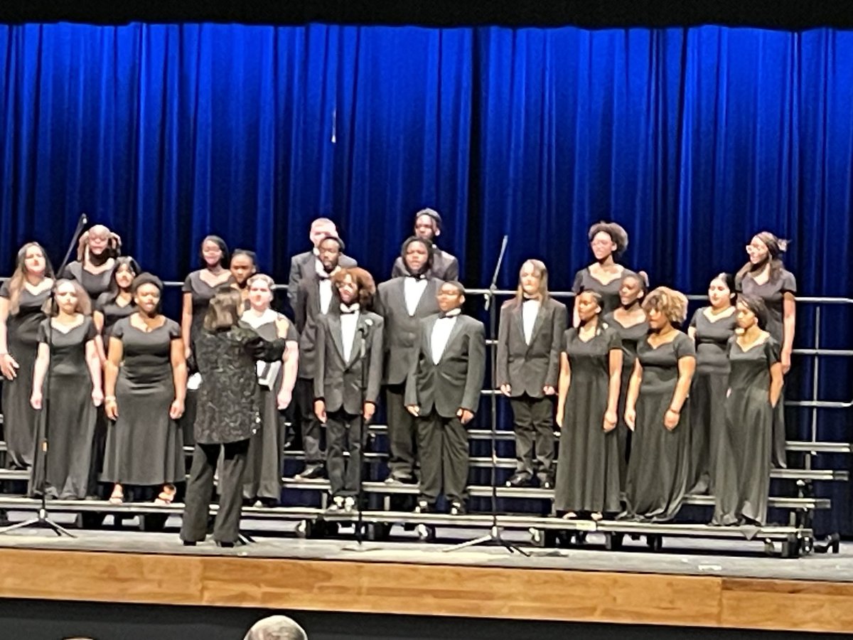 Winter Choral Concert⁦@RNECavaliers⁩ Showcasing their Gifts and Talents! Proud of their Accomplished Abilities! ⁦@RNESaber⁩ ⁦@rnestugov⁩ ⁦@Sabrina_suber⁩ ⁦@mmyers51309⁩ ⁦@dfowler27⁩