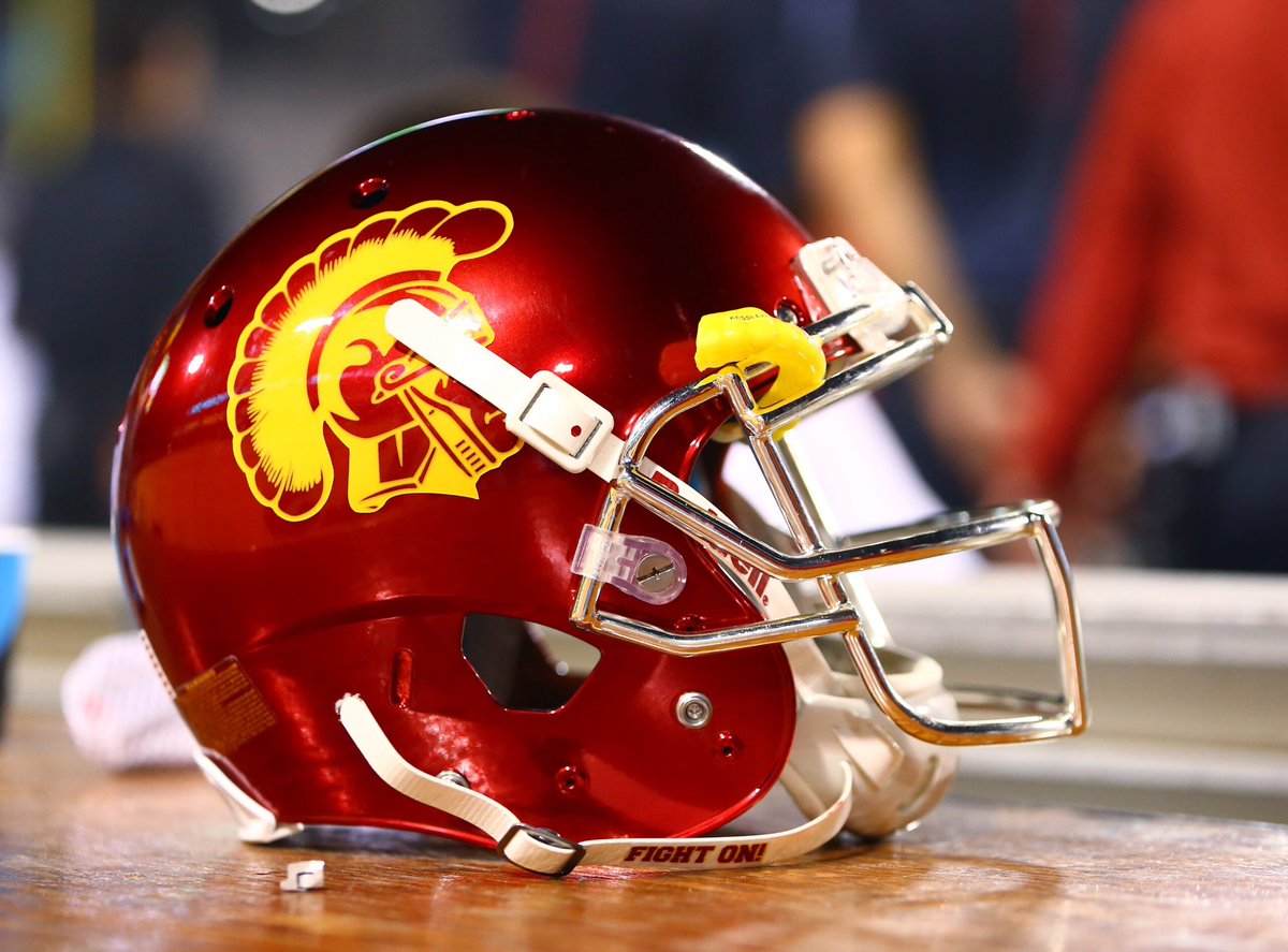 B6Jermaine's tweet photo. Blessed to receive an Offer from the University of Southern California⚔️ #FightOn ✌🏾@CoachJGlenn @CoachTMiller18 @Th3DWilliamsJr @CoachChadJ @CoachLukeHuard @LincolnRiley @uscfb @On3USC @joeagleason @adamgorney @ChadSimmons_ @Perroni247 https://t.co/iRszEtzqVf