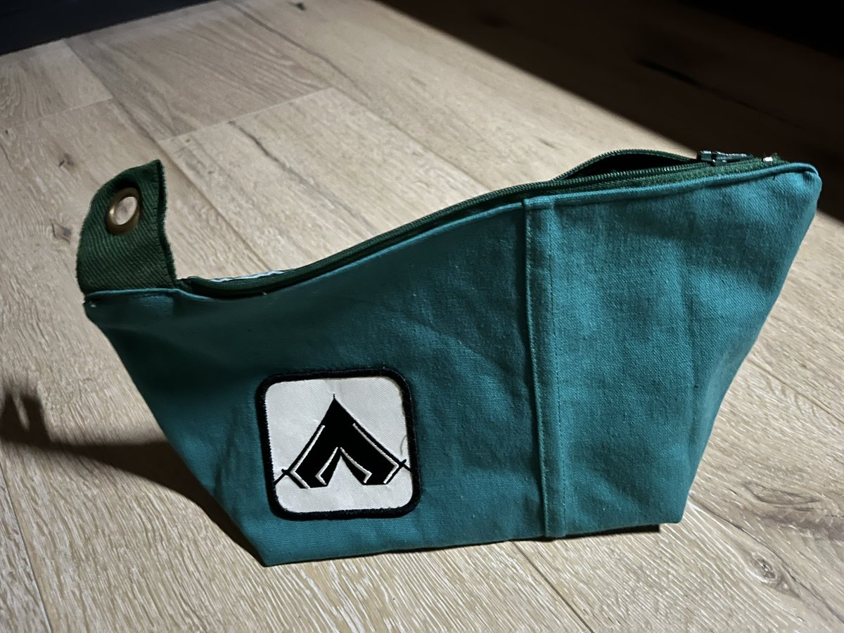 New bags… pencil cases, washbags, bushcraft bags, the choice is yours! 

#canvas #oldtents #patroltent #apron #scoutbag #upcycling