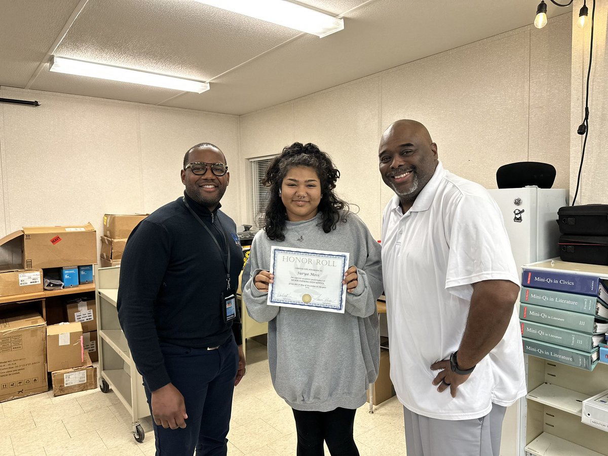 Meade Evening High Honor Student SM with admin team members Mr Hackney and Mr Francis. Congrats to all our Honor Students!
