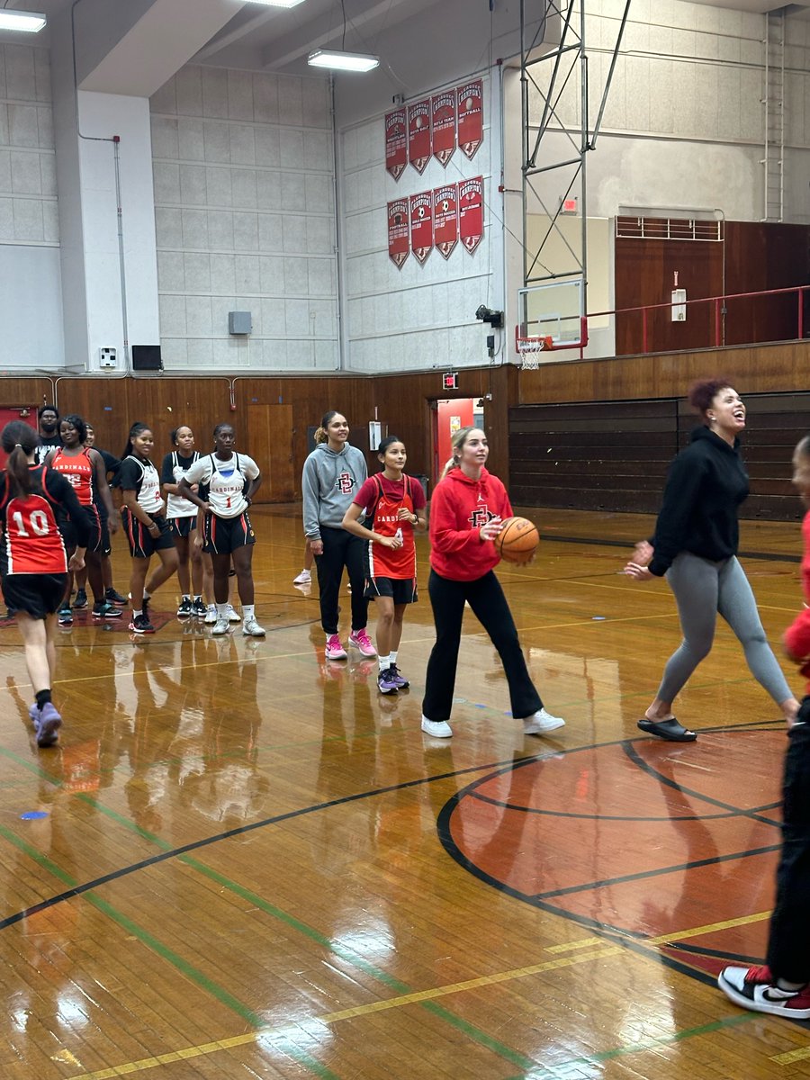 Empowering the next generation of female athletes! 🌟🏀 @Aztec_WBB had the opportunity to share the love for the game and inspire young talents at Hoover High School last month!

Embracing the spirit of #MoreThanAnAthlete, they showcased the true essence of #CivicEngagement!