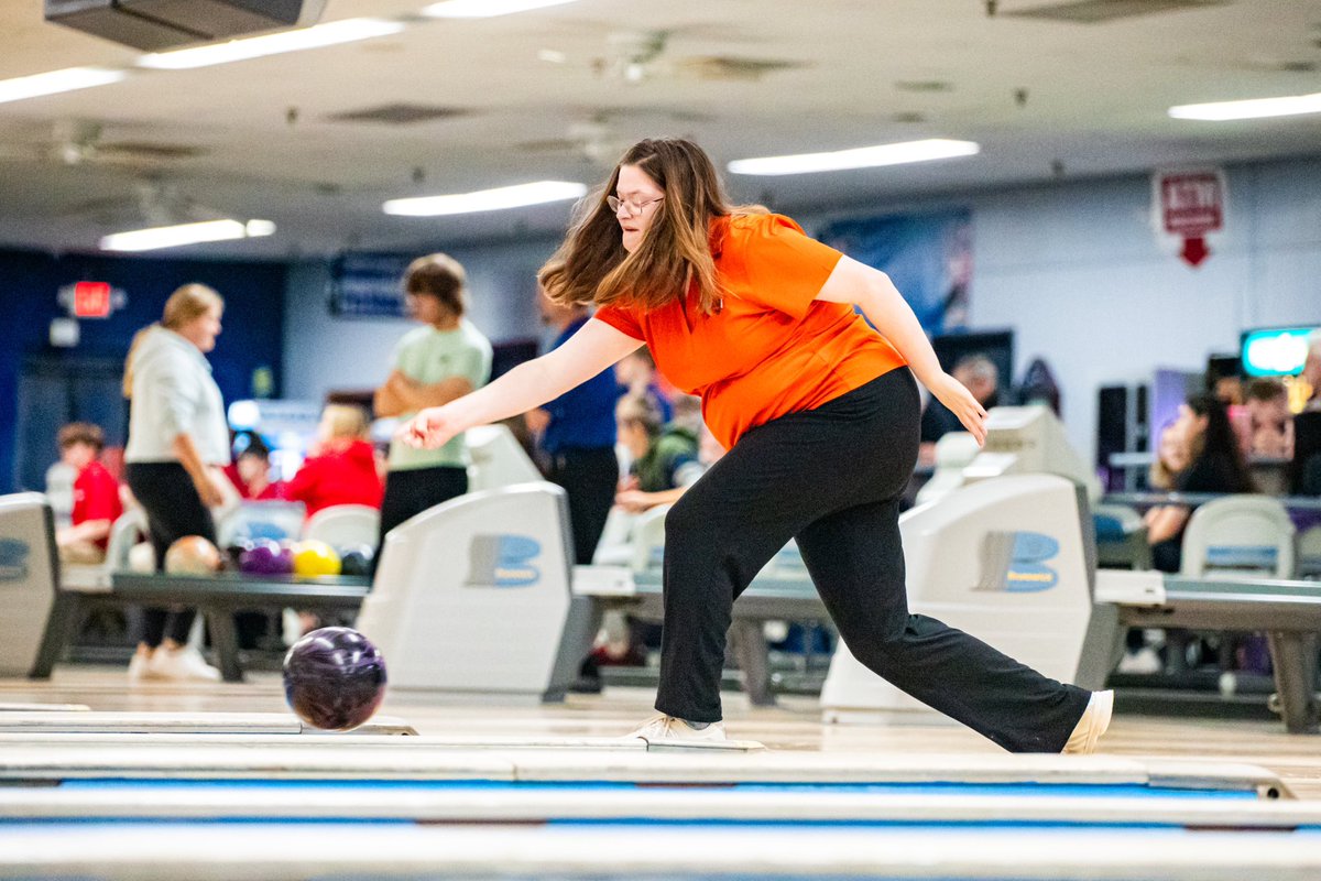 FredoniaHSathl1's tweet image. On Monday Fredonia’s varsity bowling team faced off against the Jamestown Red Raiders. The boys won their matchup 4-0 while the girls lost theirs 3-1.