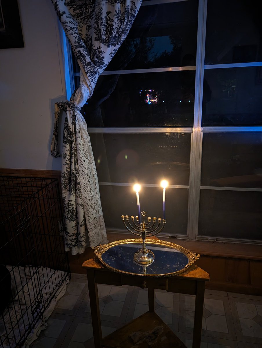 SouthTexasToast's tweet photo. Happy Hanukkah 🕎 https://t.co/KRGXwQ37LT