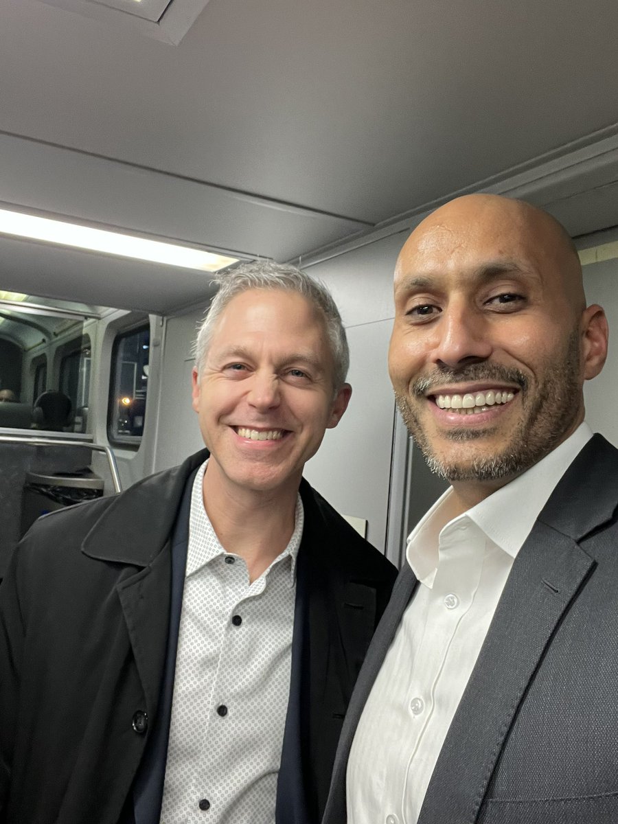 AdelGamar's tweet photo. What a treat commuting home on the West Coast Express with @TransLink CEO Kevin Quinn. 💜
#Coquitlam #BeARider #PublicTransit https://t.co/hLxB5ct656