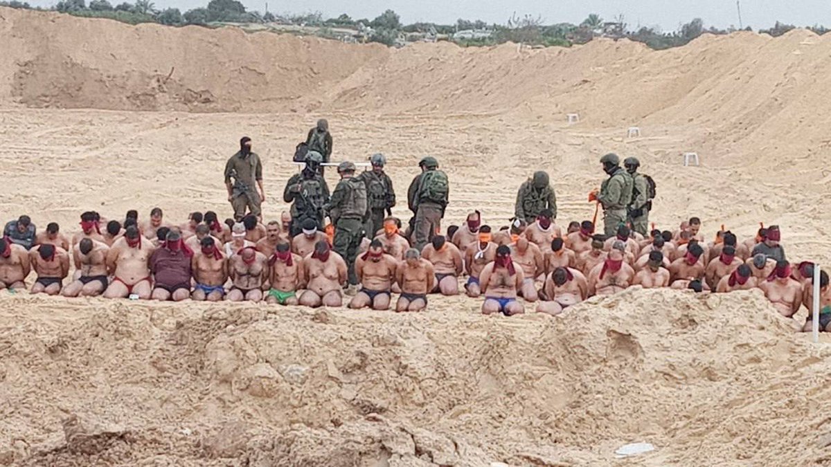 GaffarYakinca's tweet photo. ⚡️ 7 Aralık Çarşamba günü İsrail Telegram kanallarında paylaşılan bir fotoğraf.
Büyük olasılıkla Filistinlilerin kitlesel infazını gösteriyor.

İnsan hakları örgütleri ve gazeteciler, fotoğraftaki Filistinli tutsakların kimliklerini tespit etmeye çalışıyor. 

Bu bir soykırım.
Derhal durdurulmalı.
#StopGenocideInGaza