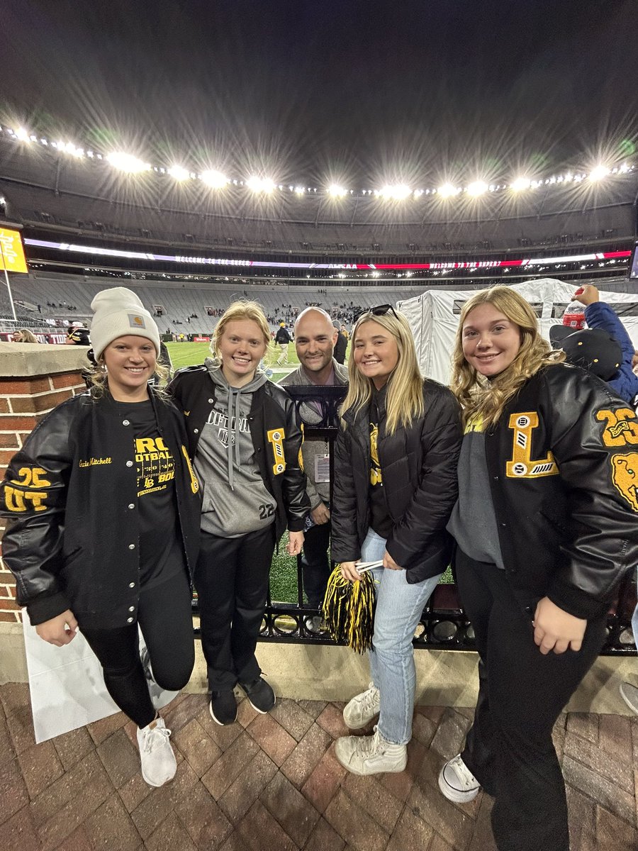 Ran into <a href="/KyleParmley/">Kyle Parmley 🥎</a> at the 1A football state championship game!! We won! Go bears 🐻