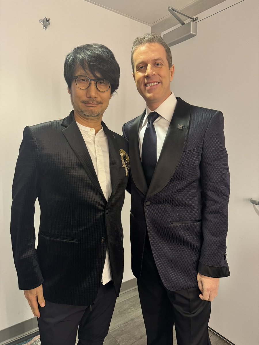 geoffkeighley's tweet photo. Look who I ran into! #TheGameAwards https://t.co/nYWimFyPAL