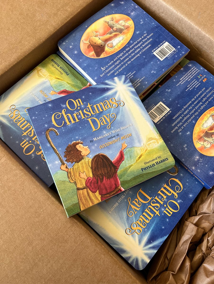 PhyllisHarris's tweet image. Does that say written by Margaret Wise Brown?! Why, yes, it does! I was so blessed to get to illustrate her words in this book, ON CHRISTMAS DAY. RESTOCKED for Christmas. I have had a hard time getting these but signed copies are now available in my Etsy shop. Link in comments.