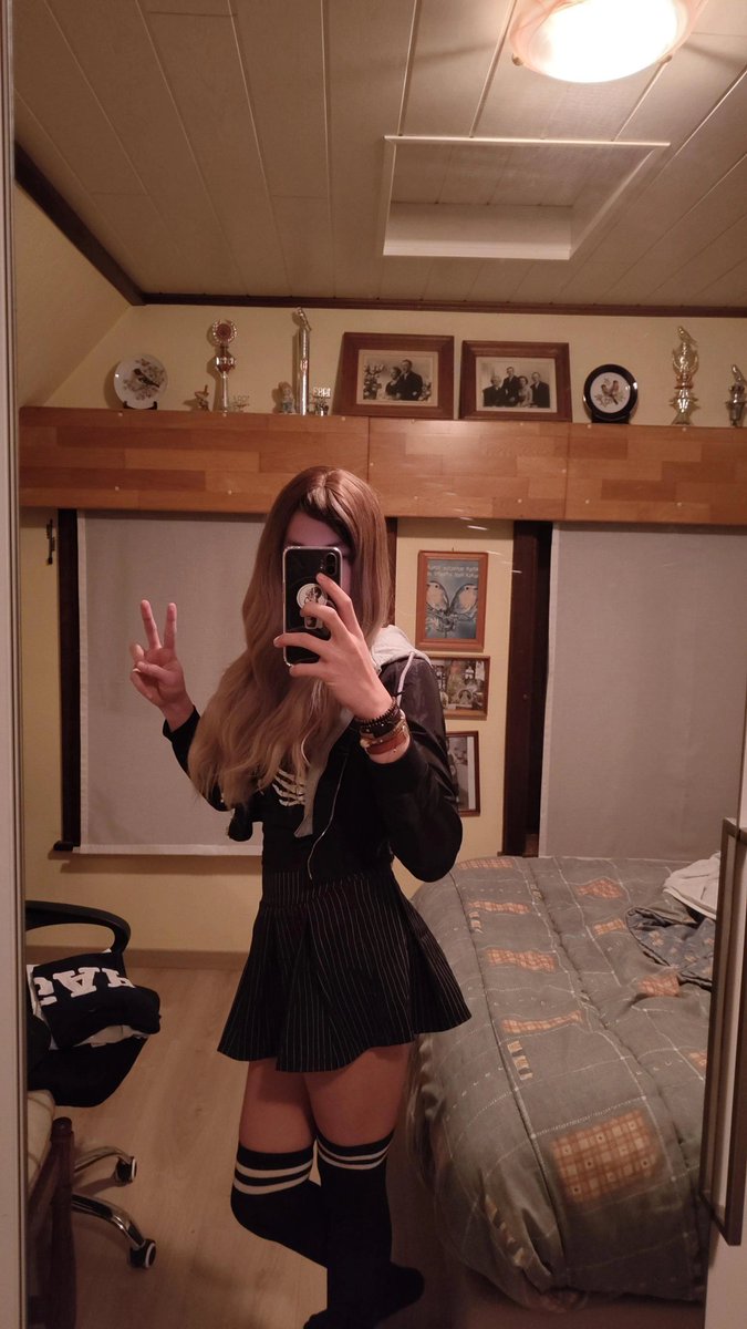 _FemBoyLuna_'s tweet photo. I'm starting to think this skirt might be on to small
#Femboyfriday https://t.co/n1gztPiJUX