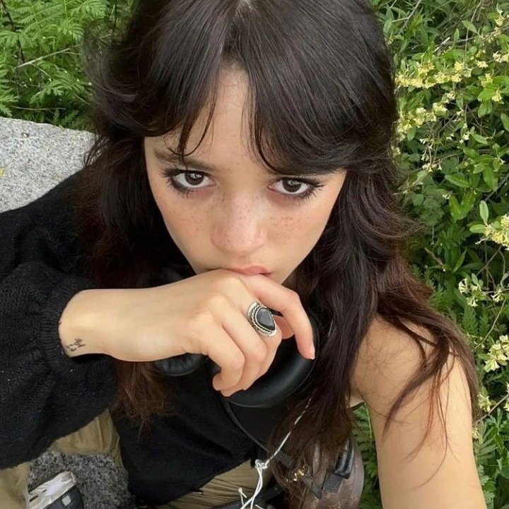 ortegablvd's tweet photo. do you like jenna ortega? https://t.co/plgAuaP4eU