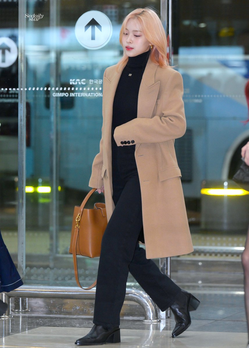 231208 있지 출국 류진

굿모닝 내 사랑❣️

🔗sedaily.com/NewsView/29YFJ…

#있지 #ITZY
#류진 #RYUJIN