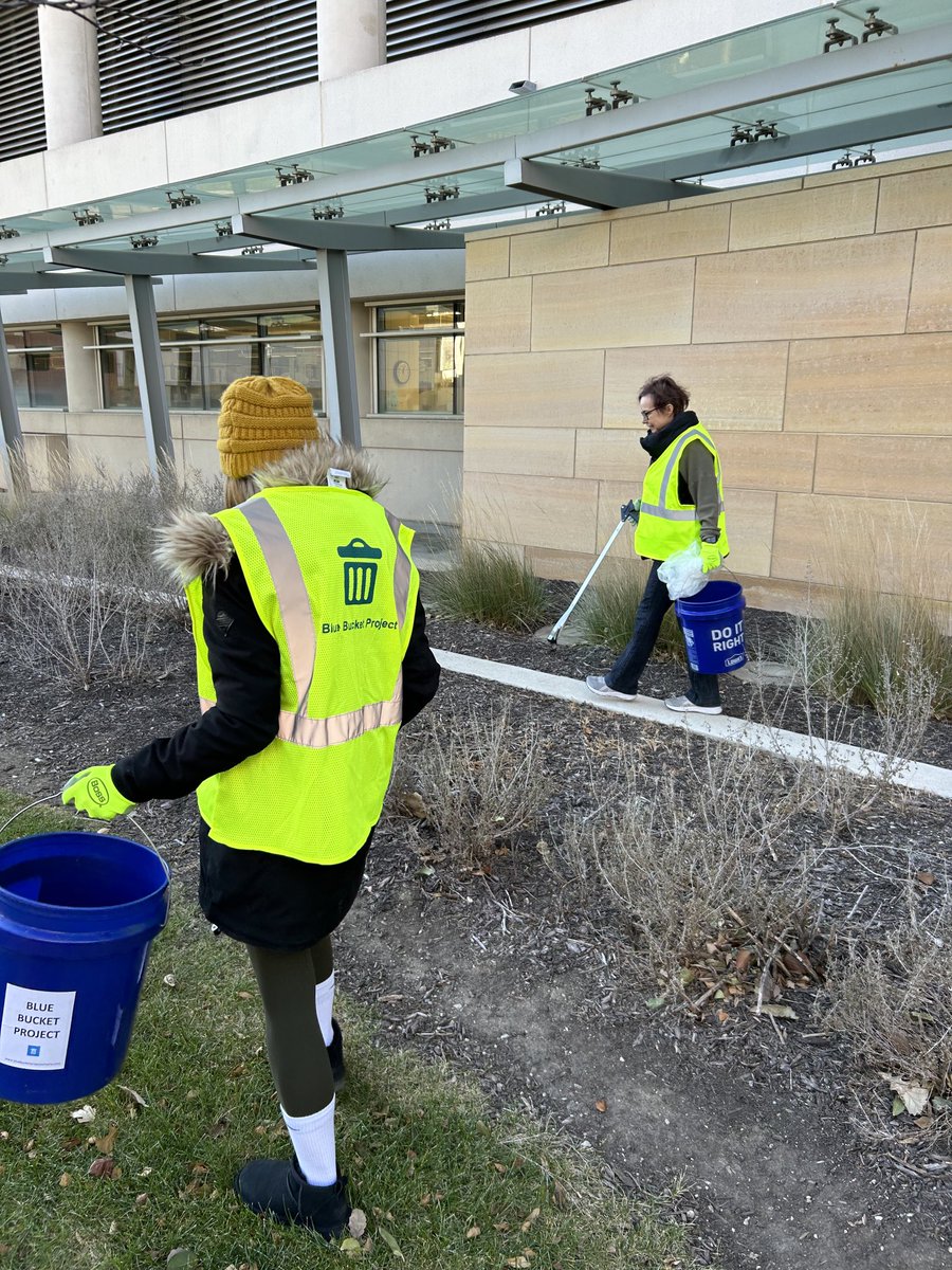 BBPOmaha's tweet image. Amazing group of volunteers from the UNMC /Verdis sustainability group!  Not much litter on campus but we gathered a ton of cigarette butts!  #makeadifference #volunteersrock #committoclean