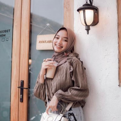jaejaemin__'s tweet photo. ❗️SCAMMER TIKET UNITY CAT 6A ATAS NAMA NABILA AISYA LATIFA @byomsoo NO.NIK 3174025406001001 https://t.co/e2HhNEDqEL