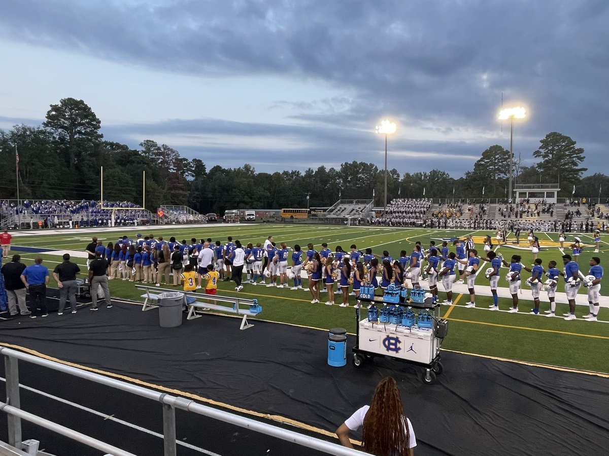Tora75705's tweet photo. Strong and faithful God, as we come together for this contest, we ask you to bless these athletes. Keep them safe from injury and harm, instill in them respect for each other, and reward them for their perseverance.
#footballplayoff #varsitysenior https://t.co/kSpSfsyAb4