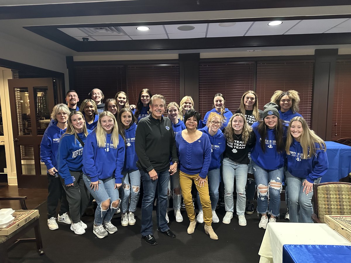 We are grateful for two of ⁦<a href="/UNG_Nighthawks/">UNG Nighthawks</a>⁩ biggest supporters! Thank you Terry &amp; Vikki for the pizza &amp; fellowship tonight! We will see you Saturday! Go Nighthawks! ⁦<a href="/terryfortner1/">Terry Fortner</a>⁩