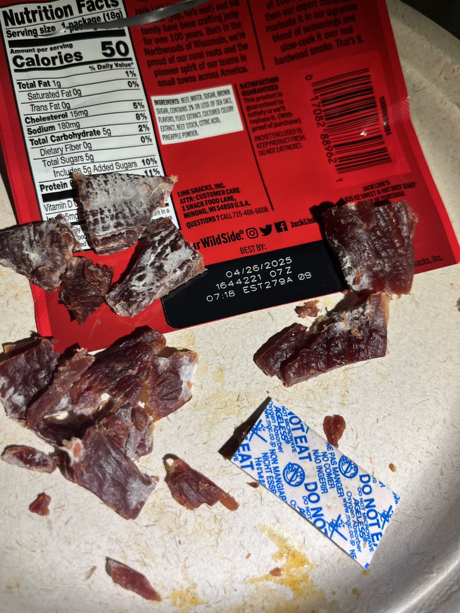 lebeaui's tweet photo. @JacksLinks my favorite beef jerky failed me. This can’t be normal!? I just threw up half a bag on a plane 🤢🤮 @Jerrythekid21 help. https://t.co/yMGHYTRCuq