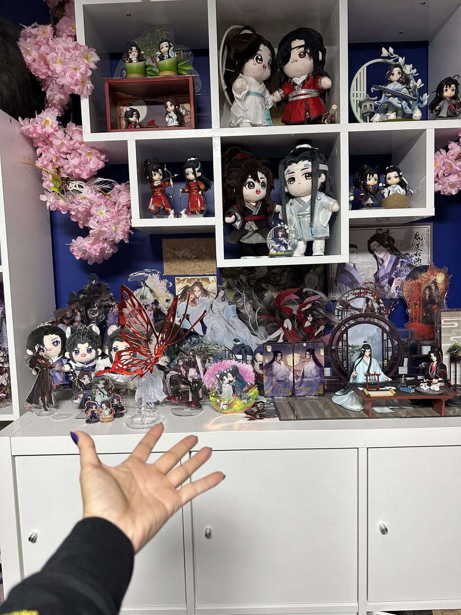 YayaHan's tweet image. My @AitaiKuji order came in today!!! Dianxia is finally home!
But I need a bigger shrine… where go?!!

#tgcf #ihaveaproblem