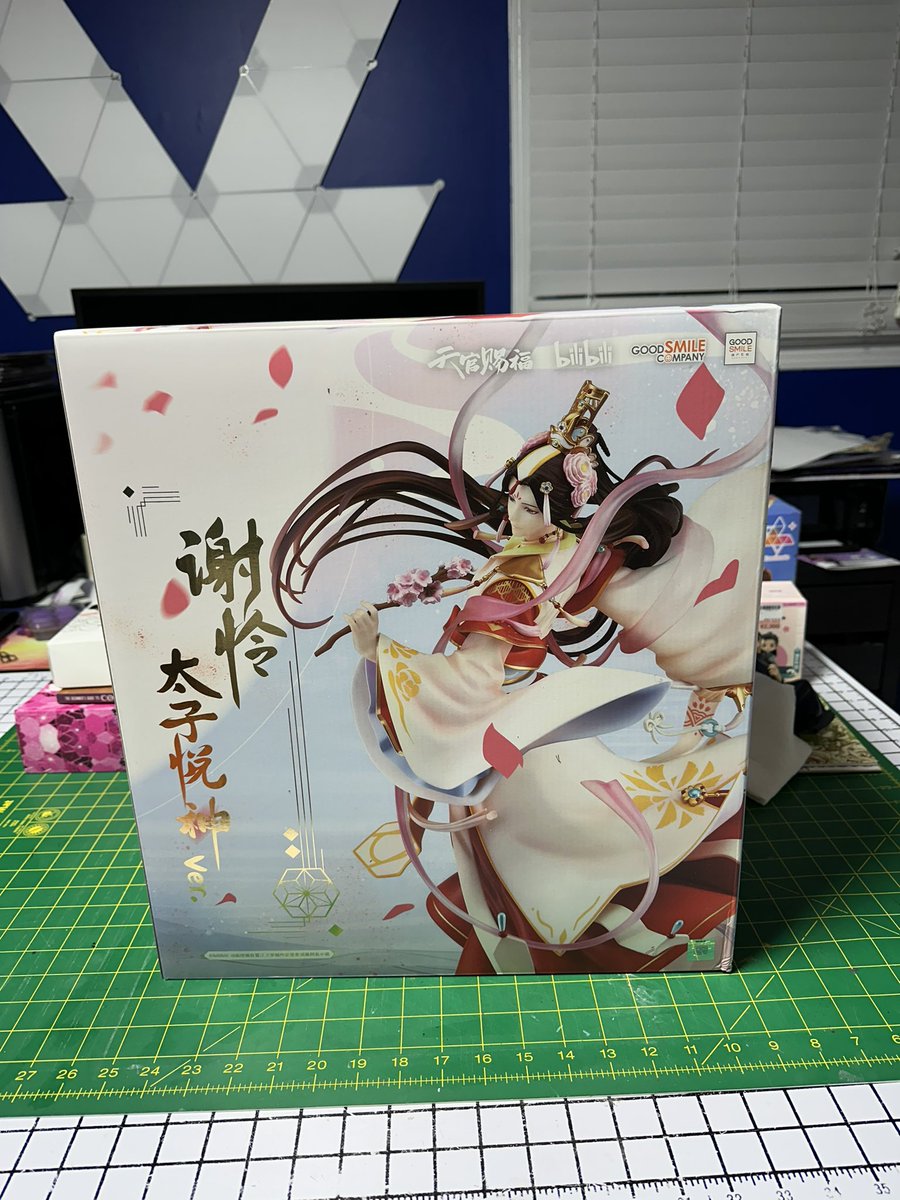 YayaHan's tweet image. My @AitaiKuji order came in today!!! Dianxia is finally home!
But I need a bigger shrine… where go?!!

#tgcf #ihaveaproblem
