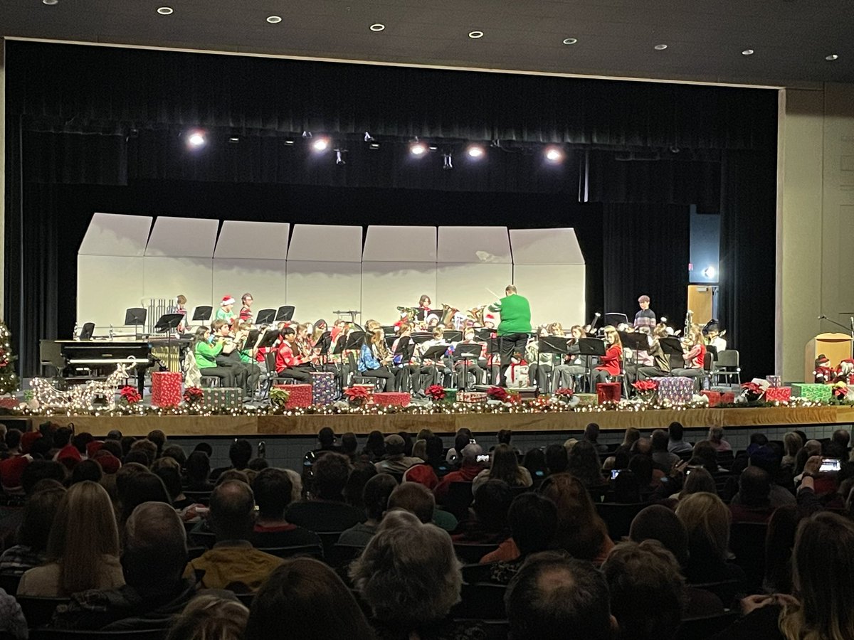 Patty_Yoo_'s tweet photo. Beautiful sounds from ONW Band’s Christmas Concert! @ONW_band @ChrisZuck https://t.co/2NDPBlTnBO