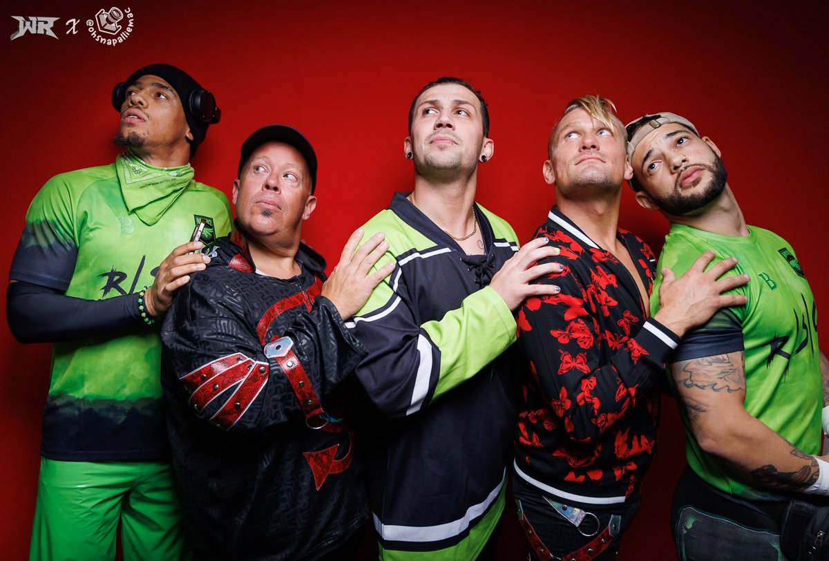 ohsnapalliemac's tweet photo. Name this band // @PWRevolver // #RevolverRedemption https://t.co/D5sUSiqbNN
