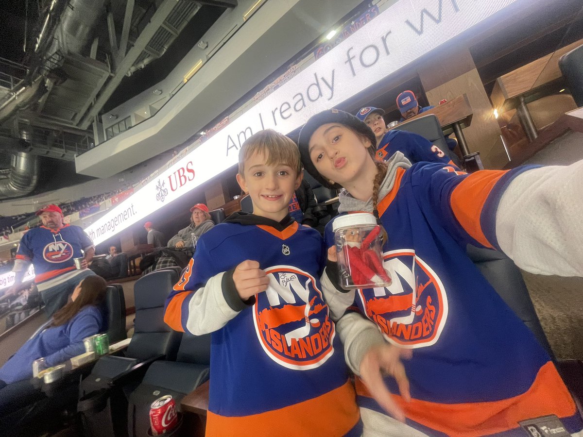MikeReilly77's tweet image. #ISLES #NYISLES YES YES YES!! Merry Christmas🧡💙