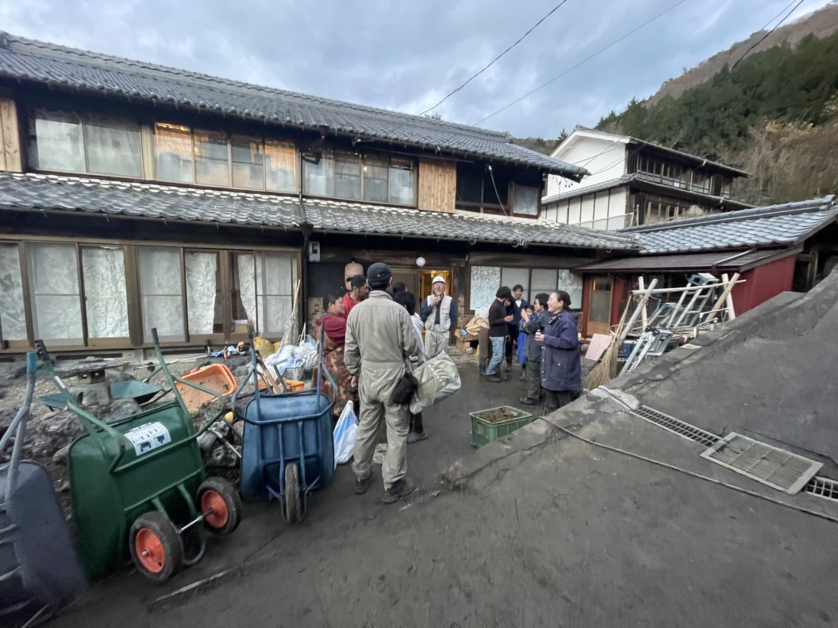 warabeeland0901's tweet photo. 火災からの復興。温かい皆様に支えられています。 https://t.co/JpuuwfEXCy