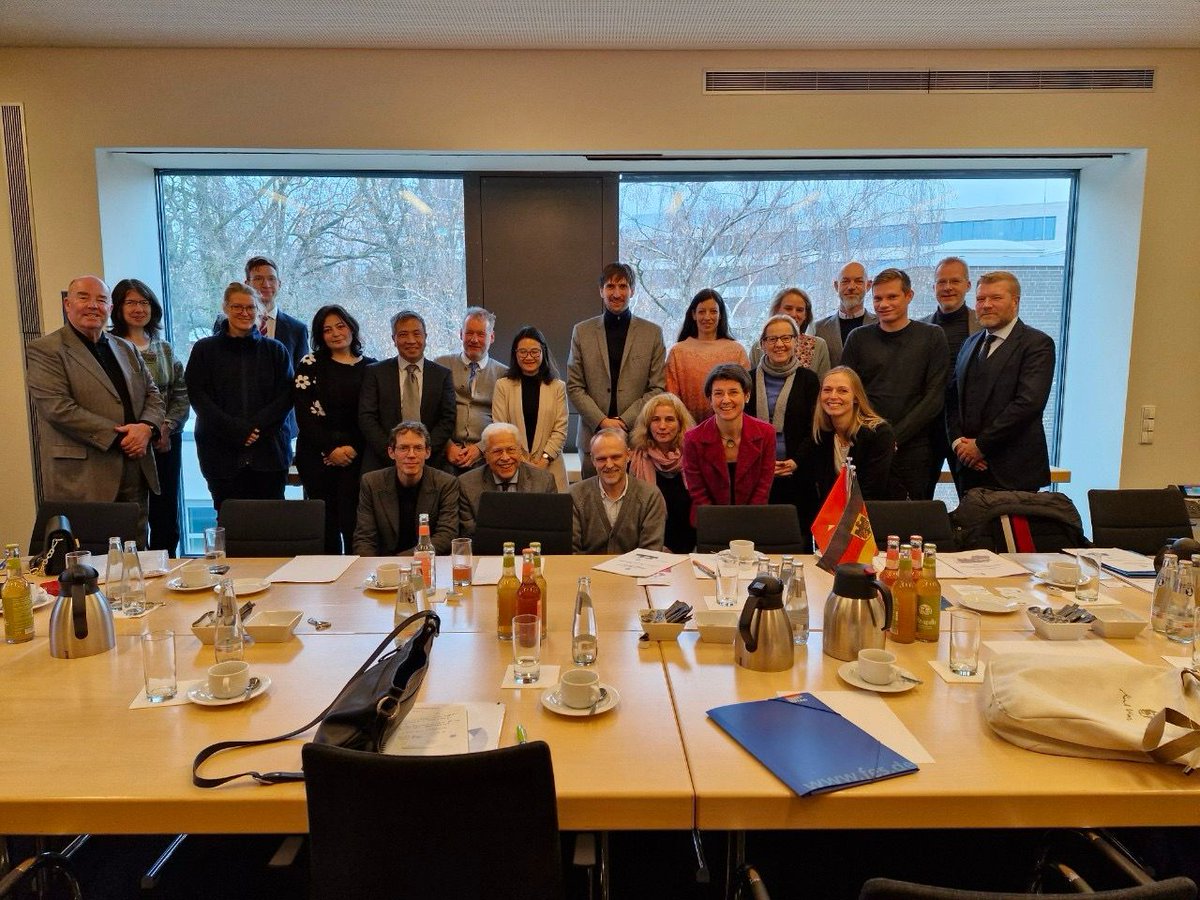 KASVietnam's tweet photo. 🎯On 7/12, in #Berlin , @KASonline hosted a round-table meeting btw 🇩🇪 NGOs with 🇻🇳representatives from People's Aid Coordinating Committee (#PACCOM) under Vietnam Union of Friendship Organizations (#VUFO). It is to promote the people-to-people diplomacy Vietnam 🤝Germany. https://t.co/2Ej1xGwdI6