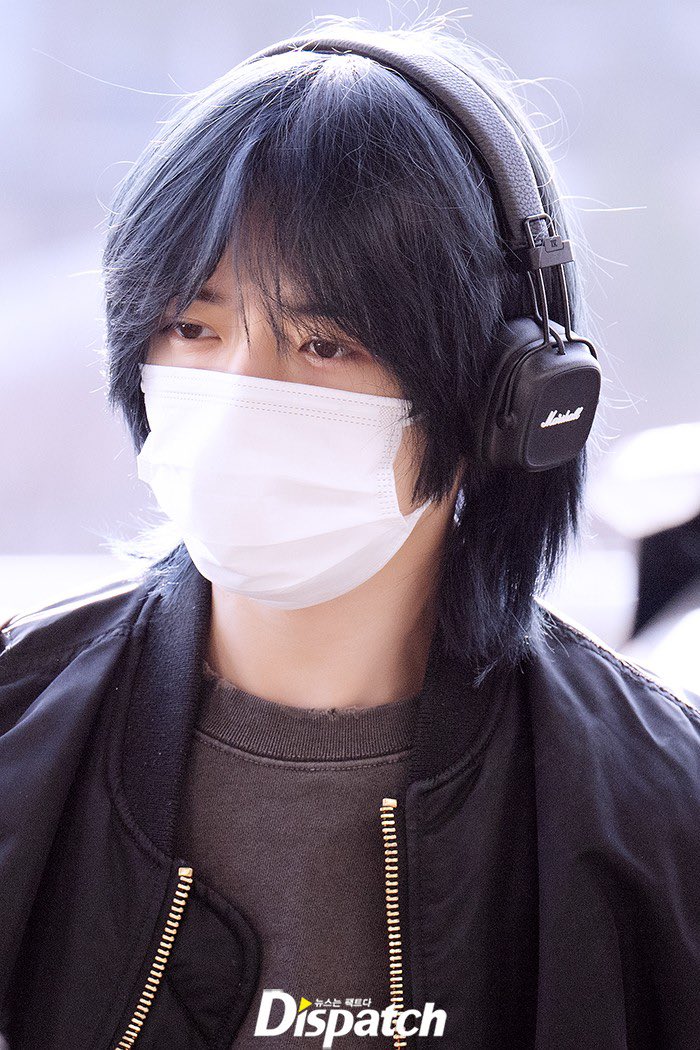 txtdom's tweet photo. BLUE HAIRED BEOMGYU EVERYONE https://t.co/n2Aw6WfTaQ