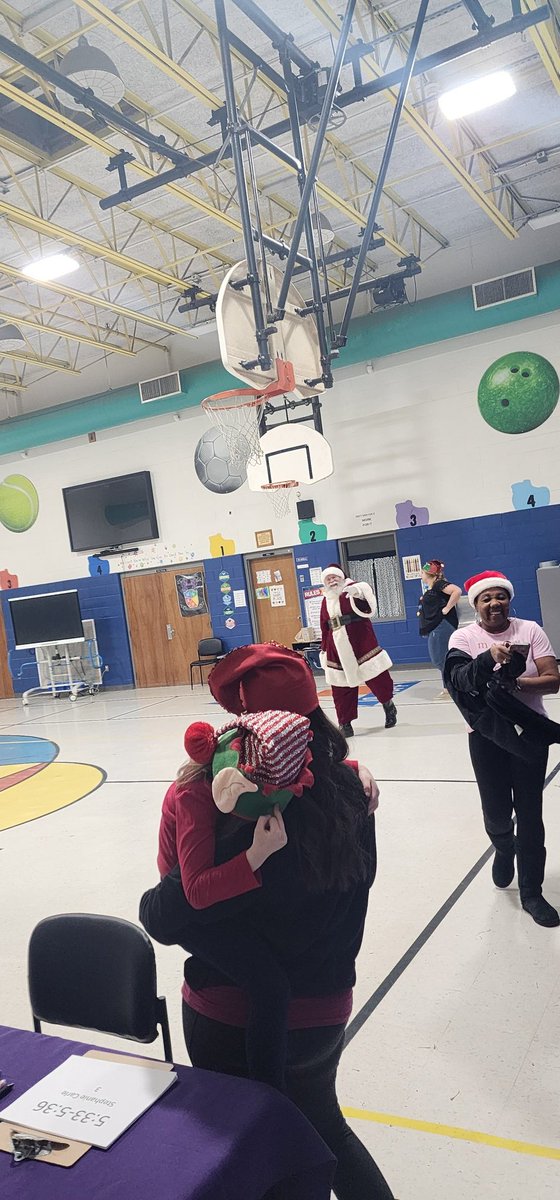 SANTA made a quick stop <a href="/PlumPointESCCPS/">Plum Point Elem</a> to see who has been naughty and who had been nice he had to check some lists and check them twice! 🎅🎄🎁 Thank you, PPES PTO for planning this free event.  Cookies with Santa 🍪🎅