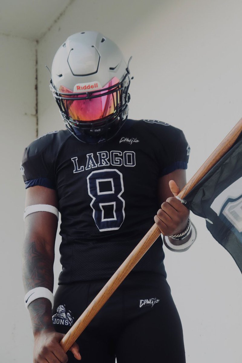 coachthomaslhs's tweet photo. @_D1Dull heart n soul of the defense… Big 8… Bang Bang 1st Team All League LB https://t.co/zrofwttoKi