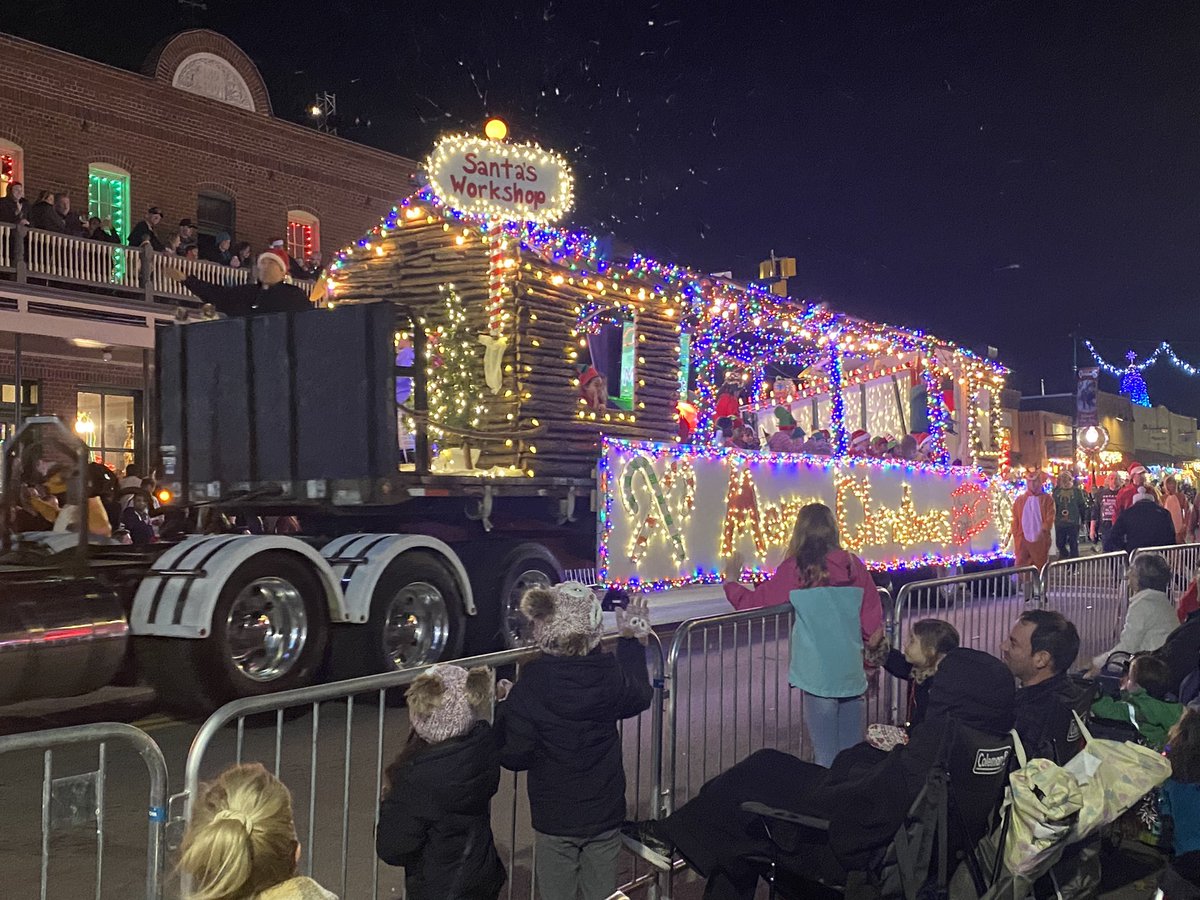 Best float in the Grapevine Christmas Parade!!! #OCTAllStars Great job to all the dads that worked for weeks on the incredible float!! 🎅🏻
