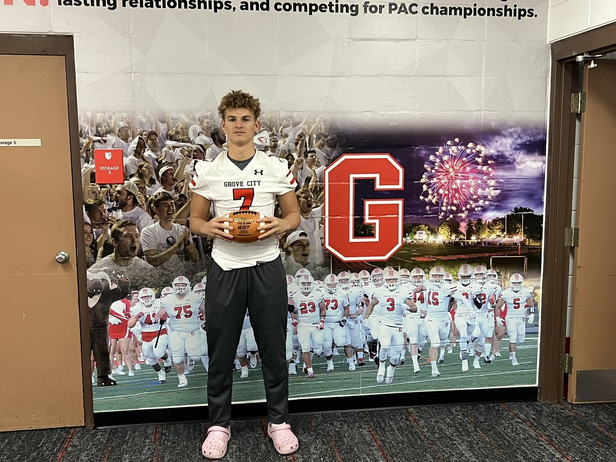 Had a great visit yesterday with <a href="/GCC_FB/">Grove City Football</a>. Thanks for the invite <a href="/CoachGMatthews/">Geoff Matthews</a>. <a href="/CoachDiDonato/">Andrew DiDonato</a>.