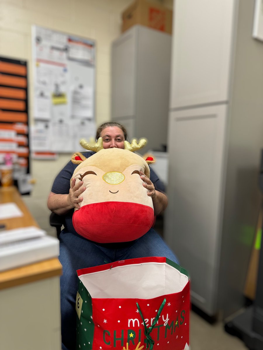 Bailey Wyche (@baileywyche) on Twitter photo On the 6th day of Christmas Tabbatha won a Reindeer Squishmellow and a bag of candy/popcorn! 🌲🎁🌲🎁
#thelakelineway <a href="/BreedloveShawna/">Shawna Breedlove</a> <a href="/jessabrooksTHD/">JessaBrooksTHD</a> <a href="/mdavila44/">Michael Davila</a> <a href="/eov177/">Elias Villarreal</a> <a href="/jacoby4755/">Jacoby Martinez</a> On the 6th day of Christmas Tabbatha won a Reindeer Squishmellow and a bag of candy/popcorn! 🌲🎁🌲🎁
#thelakelineway <a href="/BreedloveShawna/">Shawna Breedlove</a> <a href="/jessabrooksTHD/">JessaBrooksTHD</a> <a href="/mdavila44/">Michael Davila</a> <a href="/eov177/">Elias Villarreal</a> <a href="/jacoby4755/">Jacoby Martinez</a>