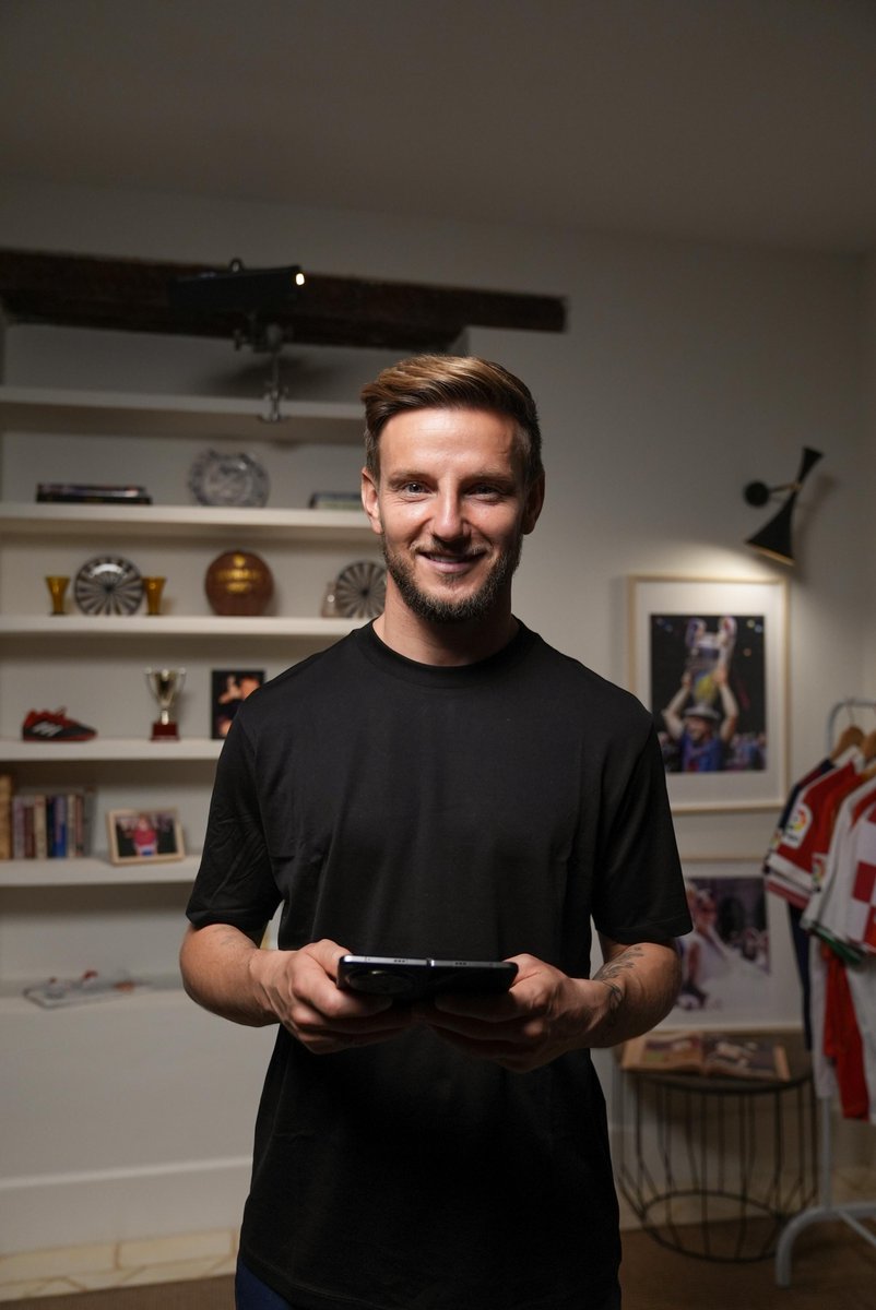 Creator 🤝 Innovator

Midfield maestro @ivanrakitic is the latest football legend to join the #OPPOFindersClub!

Discover more about the #OPPOFindN3 🔗 oppo.com/en/smartphones…

#TheChampionFoldables