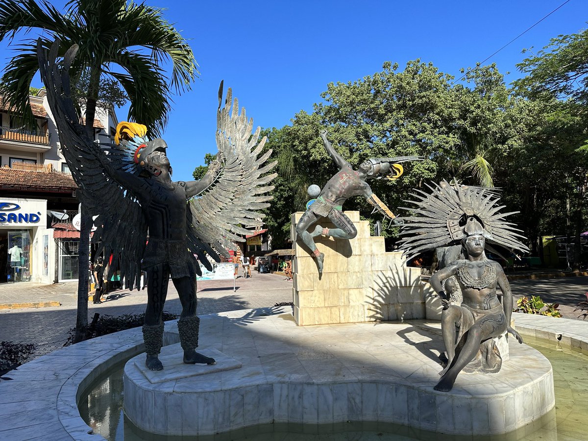 xbaxterx's tweet photo. #travel #vacation #art #explore #relax #beach #resort #sandosplayacar #playadelcarmen #quintanaroo #mexico https://t.co/dGg7Fee9Lu