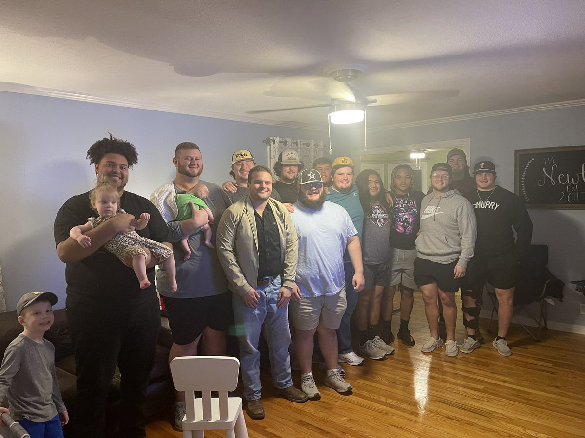 A motley crew of guys that I would go to war with every day of the week and twice every Saturday‼️ A great year 1 and with our first round of visits starting tomorrow we are looking to add a few more stones for year 2❗️ As we go, so goes the team‼️🦅 #FAW #Decide2Fly