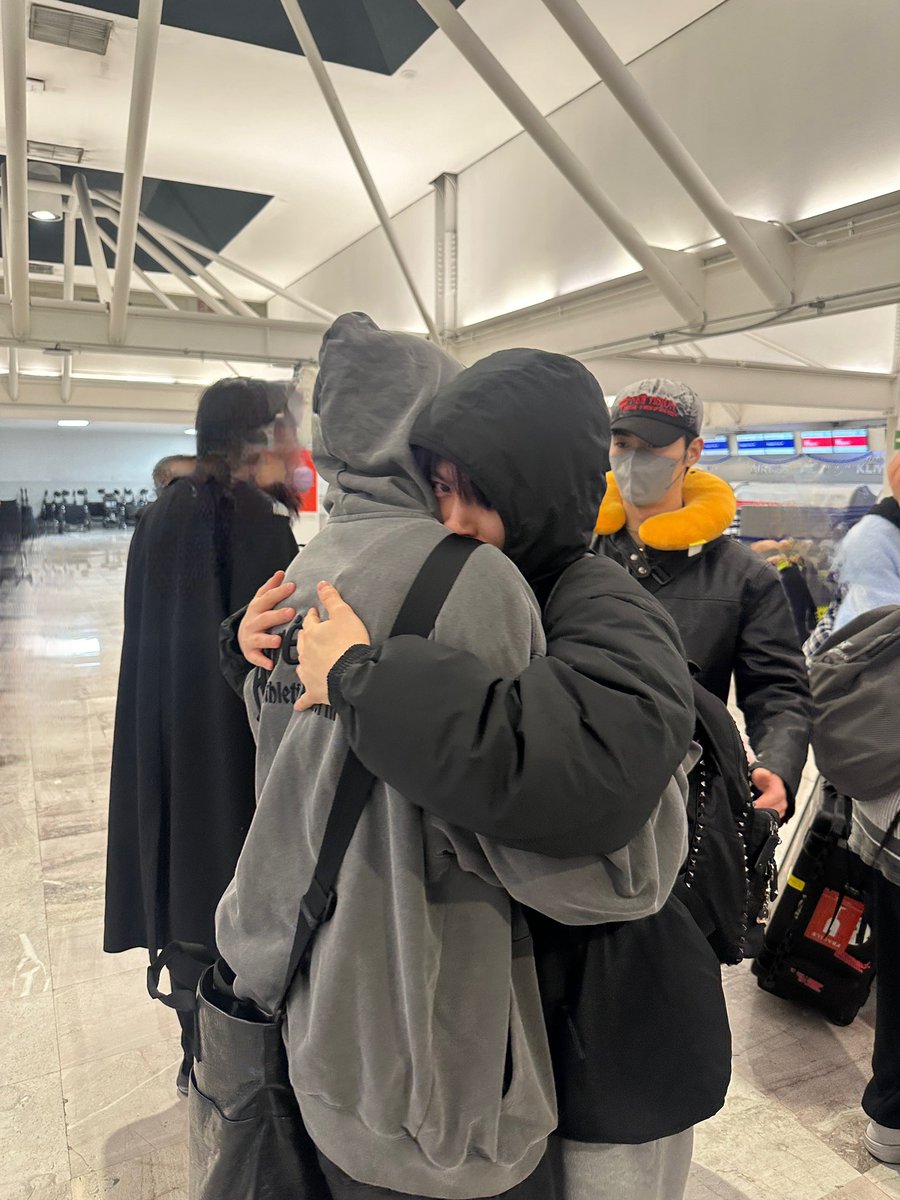 OmegaX_members's tweet photo. [#OX]

우정🍀
 
#OMEGA_X #오메가엑스
#휘찬 #HWICHAN https://t.co/CvonDGEpVz