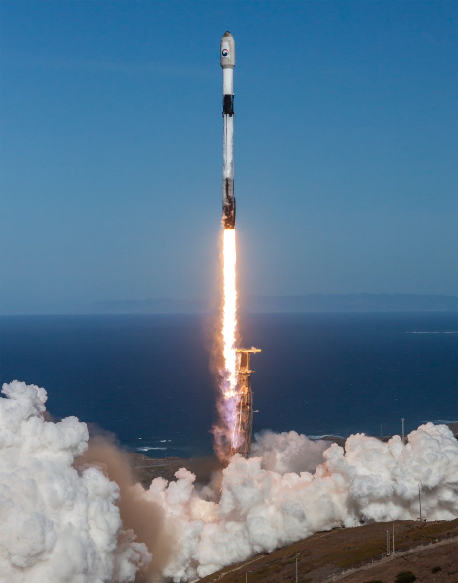 The future arrives: Zenno’s superconducting technology opens up a universe of new possibilities in space 🚀zenno.space/news/launch #Space #Technology #Z01 #superconductivity  #DOrbit #Spacecraft #NewZealand #Rocket #Orbit #Satellite #ZennoAstronautics photo credit: #SpaceX