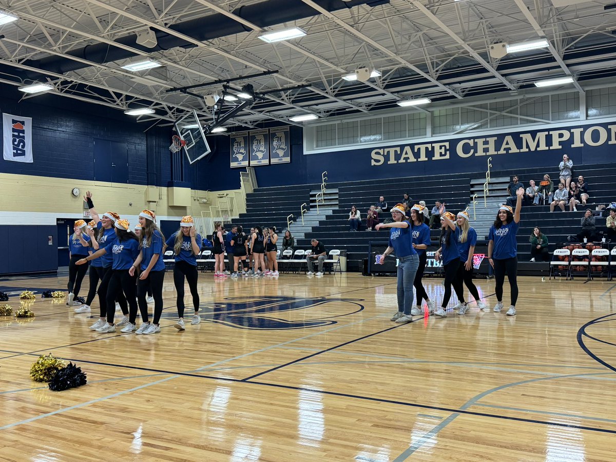 Wonderful Golden Cheer performance at half time of the <a href="/LHS_Girls_bball/">LHS Girls Basketball</a> game tonight. #GoLemont #WeAreLemont <a href="/LHS210Krolo/">Mrs. Krolo</a> <a href="/LHS210Wilcoxen/">Meghan Wilcoxen</a> @ShereckQLHS210 <a href="/LemontAD/">John Young</a>