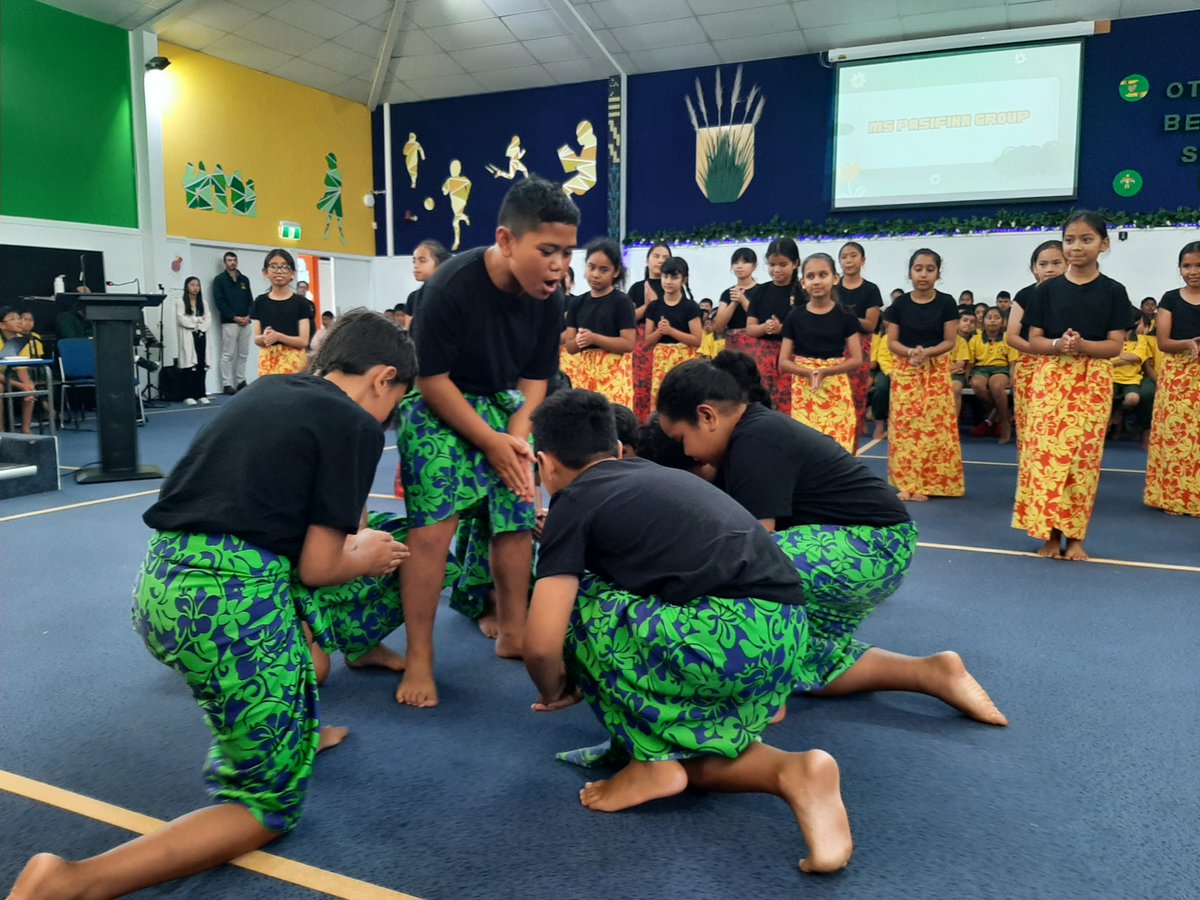 PuhinuiS's tweet photo. This week we had our annual prizegivings for the whole of @PuhinuiS 

We shared certificates, prizes, and performances to celebrate the hard mahi that we have all been doing in our classes all year

What a way to finish off the year!

Wishing everyone a Meri Kirihimete 🎄🎄🎄 https://t.co/rZgdFM0ztX