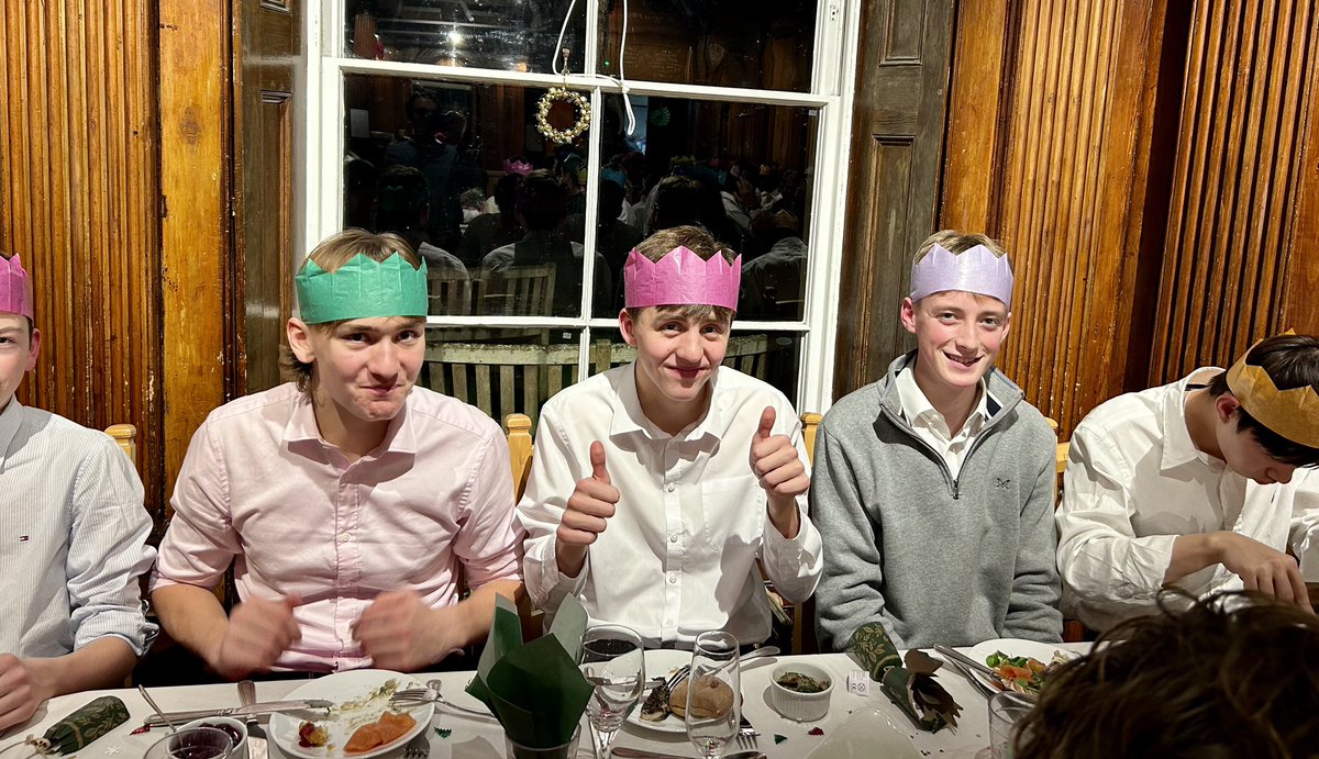 WinCollK's tweet image. Thank you to the house chefs for a delicious meal.