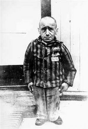 StephenUzzell2's tweet photo. Alexander Katan, a Dutch Jewish accountant and translator, was murdered in Mauthausen concentration camp, after enduring months of inhumane experimentation. Camp doctors considered his dwarfism an example of "Jewish degeneration". https://t.co/HbNhbYNUhP