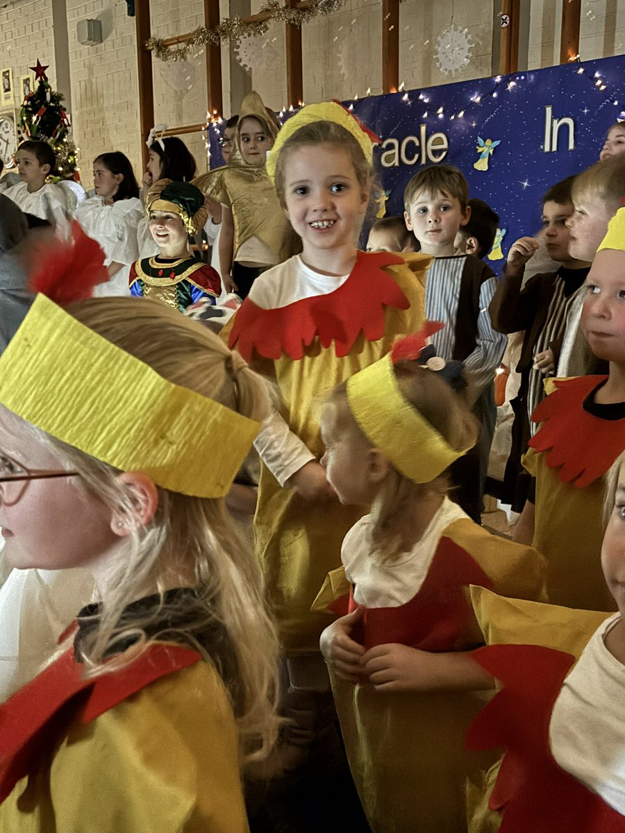 Valleygrant's tweet photo. Amazing week in the Sleight household. Delphie was brilliant in her nativity, and Orlaith made her debut for the NYCOS Midlothian Winter Concert, where she was awarded her Bronze Level Musicianship after a beautifully emotive performance! @NYCOScotland @stdavidsPS_ELC https://t.co/bSWzGqg7dH