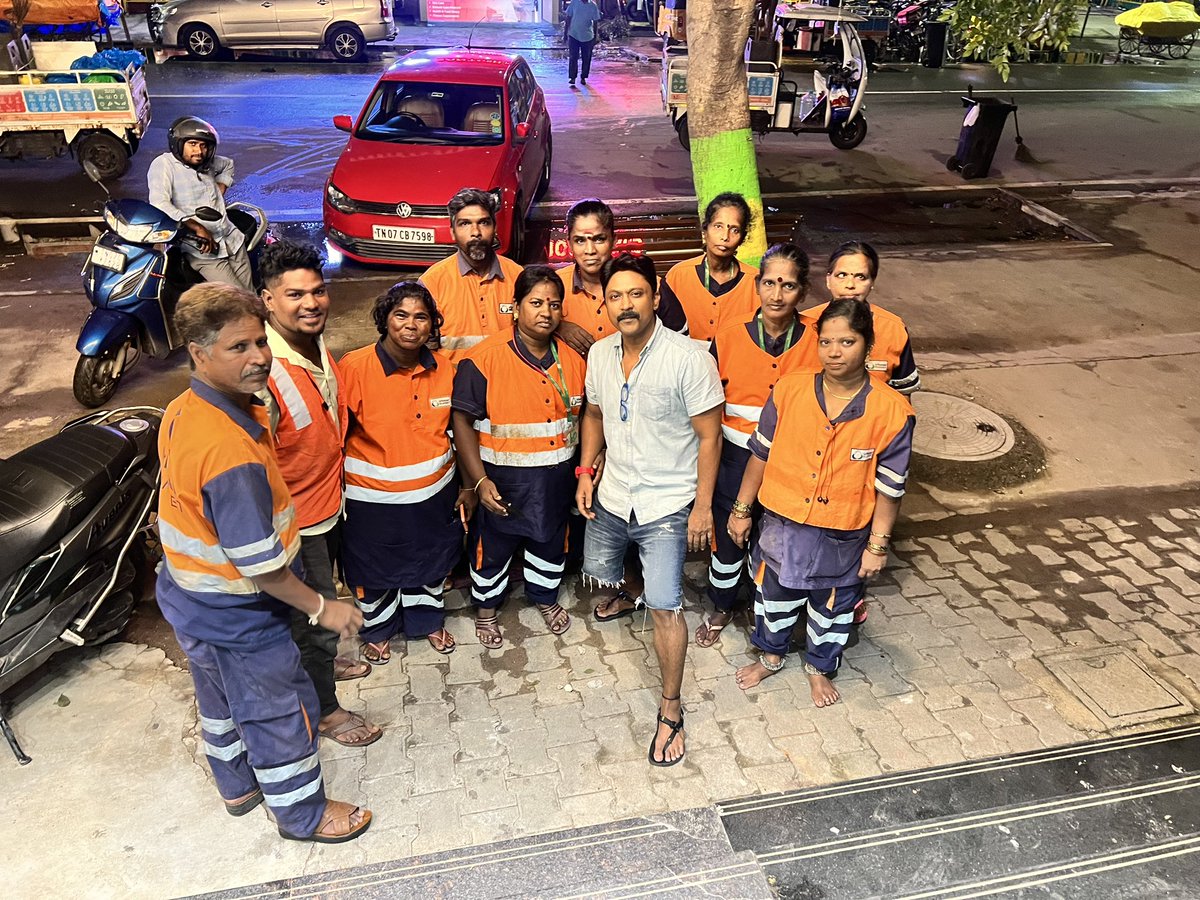 Had a chance to chat with these beautifull people and asked them if I could take a selfie with them ❤️
#TrueHeroes
Thanku 🤗🙏🏽