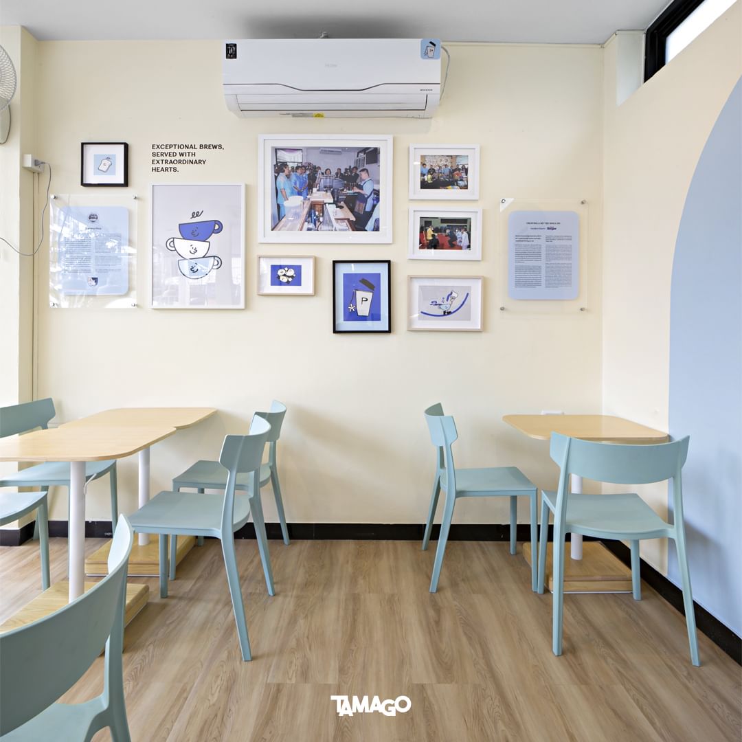 🩵☕️ Panya cafe คาเฟ่ที่เสิร์ฟทั้งกาแฟและความเข้าใจ เปิดให้บริการโดยมูลนิธิช่วยคนปัญญาอ่อนแห่งประเทศไทย
.
📌ปากซอยเพชรบุรี ซอย 12
ดูรีวิว-->shorturl.asia/R0c3V
.
<a href="/aroii/">@aroii บอกต่อ</a> #PanyaCafe #modernformfurniture #beger #ราชเทวี #คาเฟ่ราชเทวี #tamagofreemag #tamagoonline #tamagoพาไป