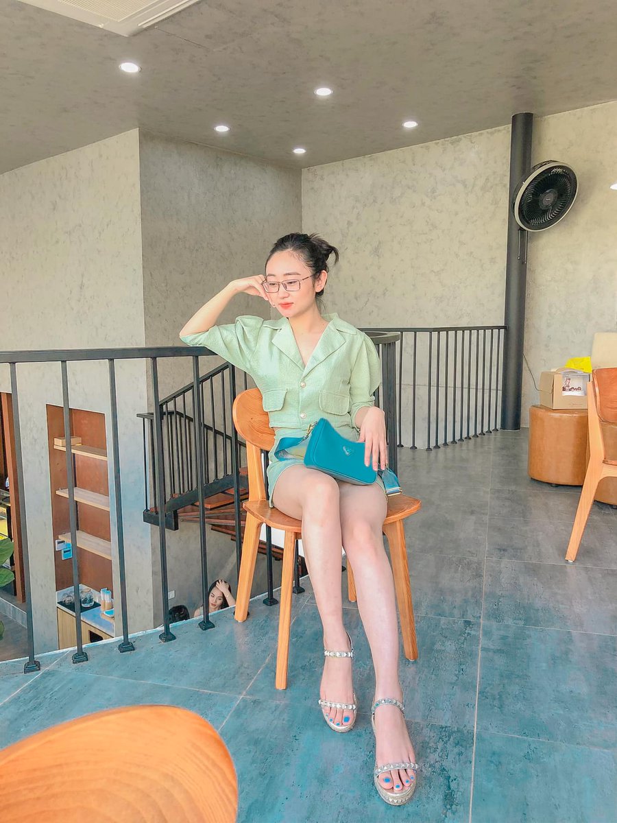 JamieCrawf62741's tweet photo. Trăng lên đỉnh núi trăng mờ cho hỏi bên đó có ny hay chưa https://t.co/BrIuAHF0tG